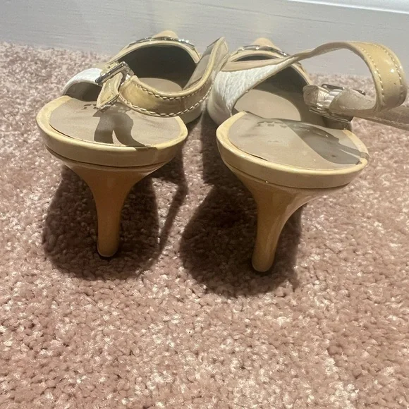 stuart Weitzman White and Yellow Slingback Heels - Picture 4 of 8